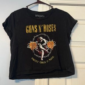 Guns N’ Roses crops too
